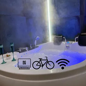 Jacuzzi&bike Apartment, Apartament
